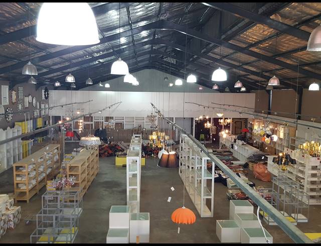 940M² FACTORY TO LET IN BELLVILLE CENTRAL